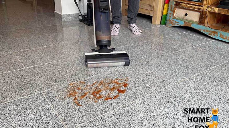 Ketchupfleck mit dem Fön eingetrocknet